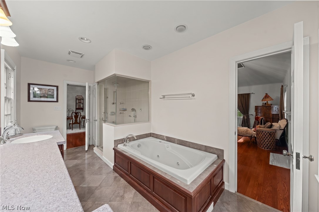 2709 Belvoir Boulevard Shaker Heights OH 44122