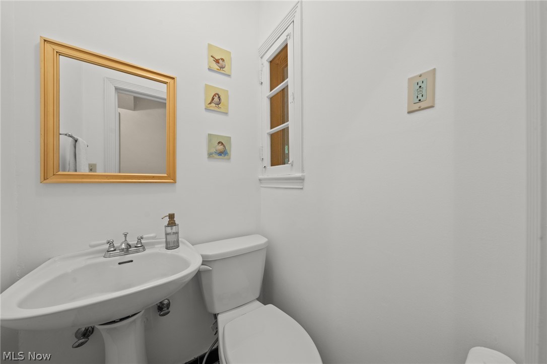 2709 Belvoir Boulevard Shaker Heights OH 44122