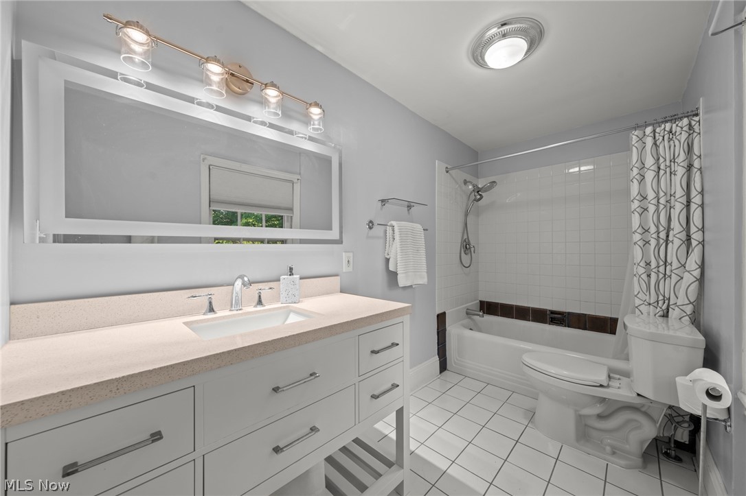 2709 Belvoir Boulevard Shaker Heights OH 44122