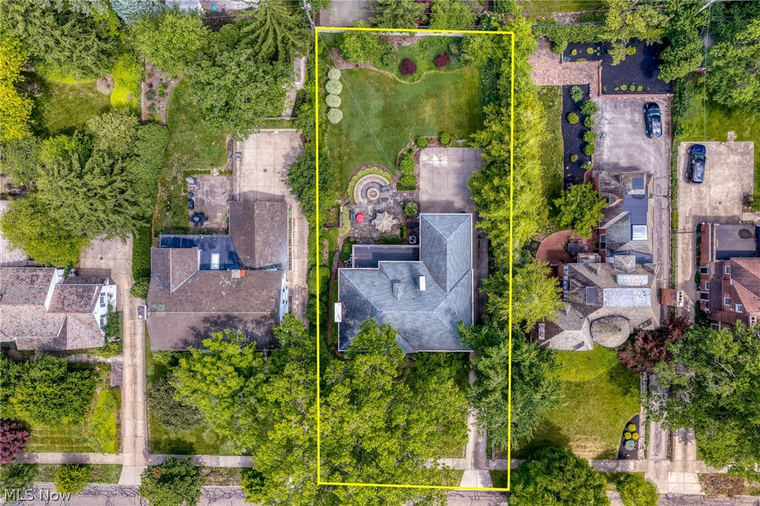 2709 Belvoir Boulevard Shaker Heights OH 44122