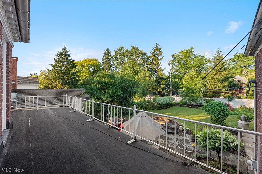 2709 Belvoir Boulevard Shaker Heights OH 44122