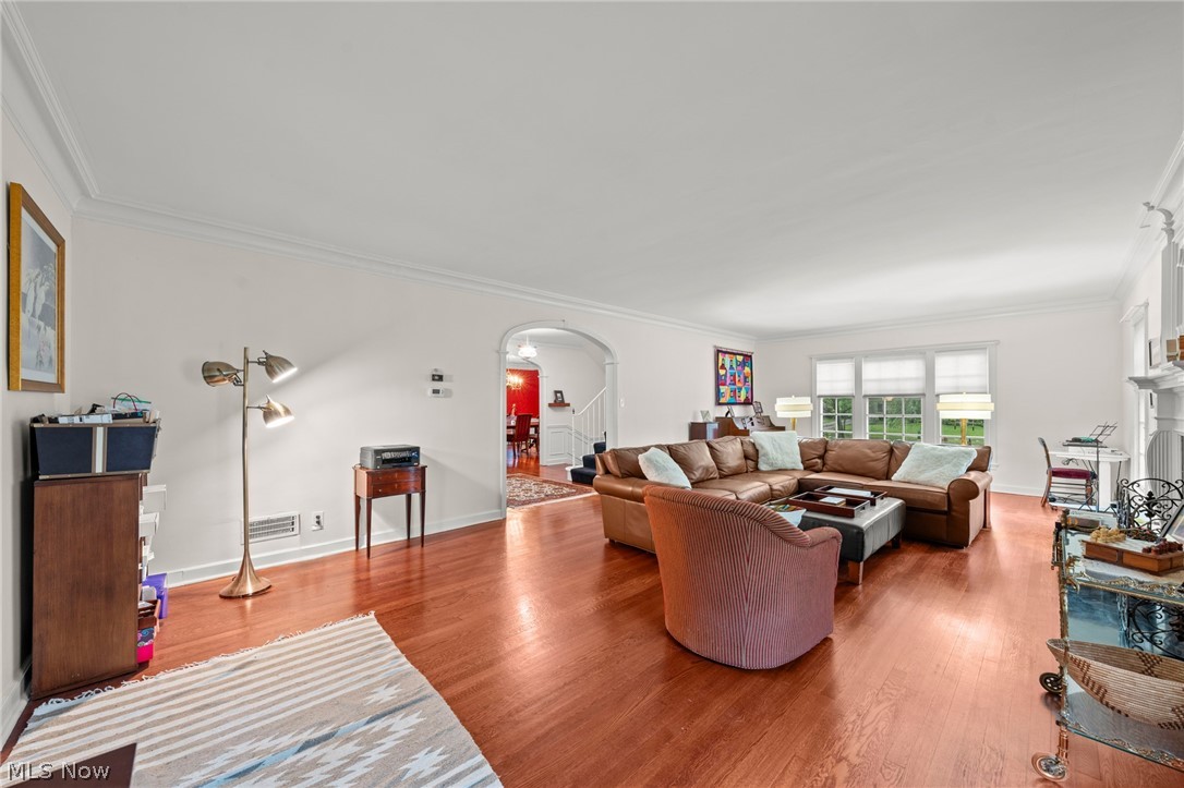 2709 Belvoir Boulevard Shaker Heights OH 44122