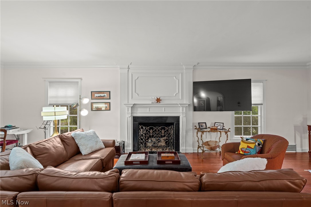 2709 Belvoir Boulevard Shaker Heights OH 44122
