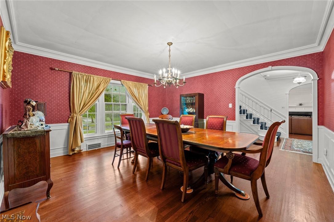 2709 Belvoir Boulevard Shaker Heights OH 44122