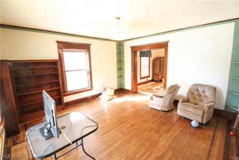 146 S Main Street Creston OH 44217