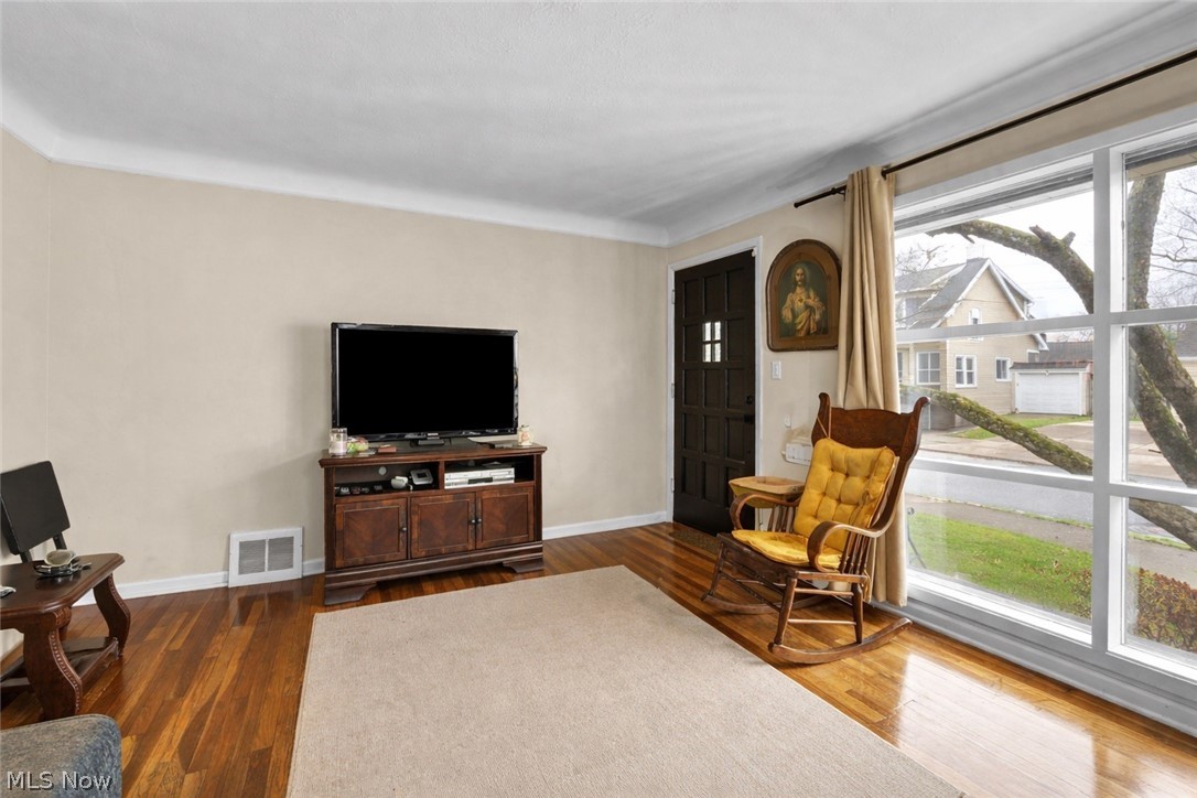 85 E 205th Street Euclid OH 44123