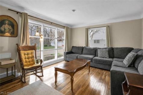 85 E 205th Street Euclid OH 44123