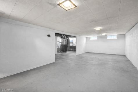 85 E 205th Street Euclid OH 44123