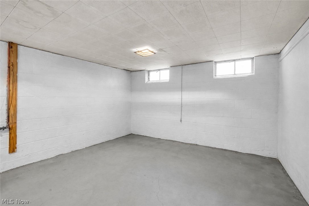 85 E 205th Street Euclid OH 44123