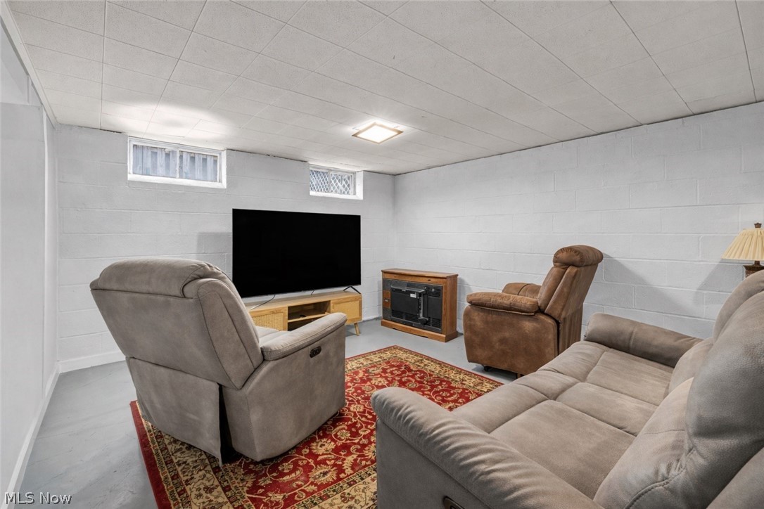 85 E 205th Street Euclid OH 44123