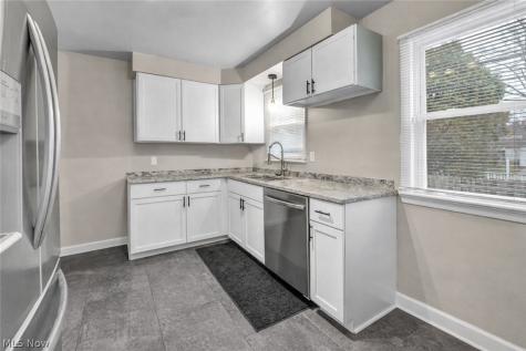 85 E 205th Street Euclid OH 44123