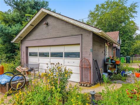 807 Campbell Circle NE Massillon OH 44646