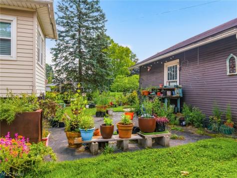 807 Campbell Circle NE Massillon OH 44646
