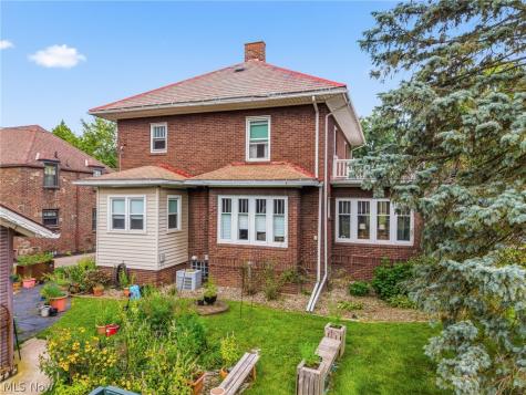 807 Campbell Circle NE Massillon OH 44646