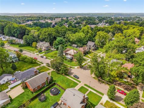 807 Campbell Circle NE Massillon OH 44646