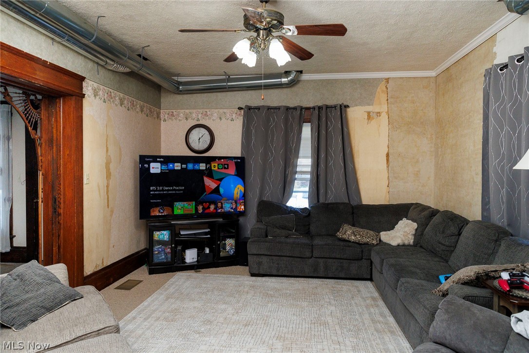 406 W Main Street Sugarcreek OH 44681