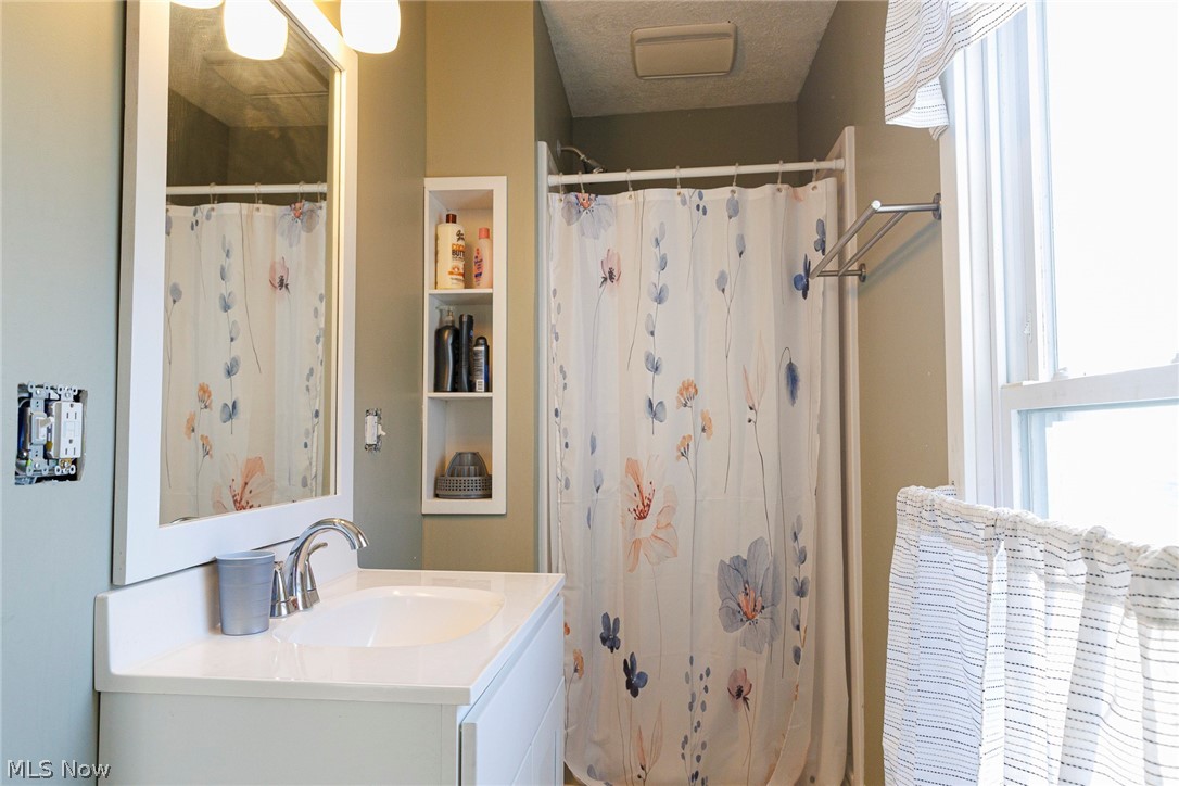406 W Main Street Sugarcreek OH 44681