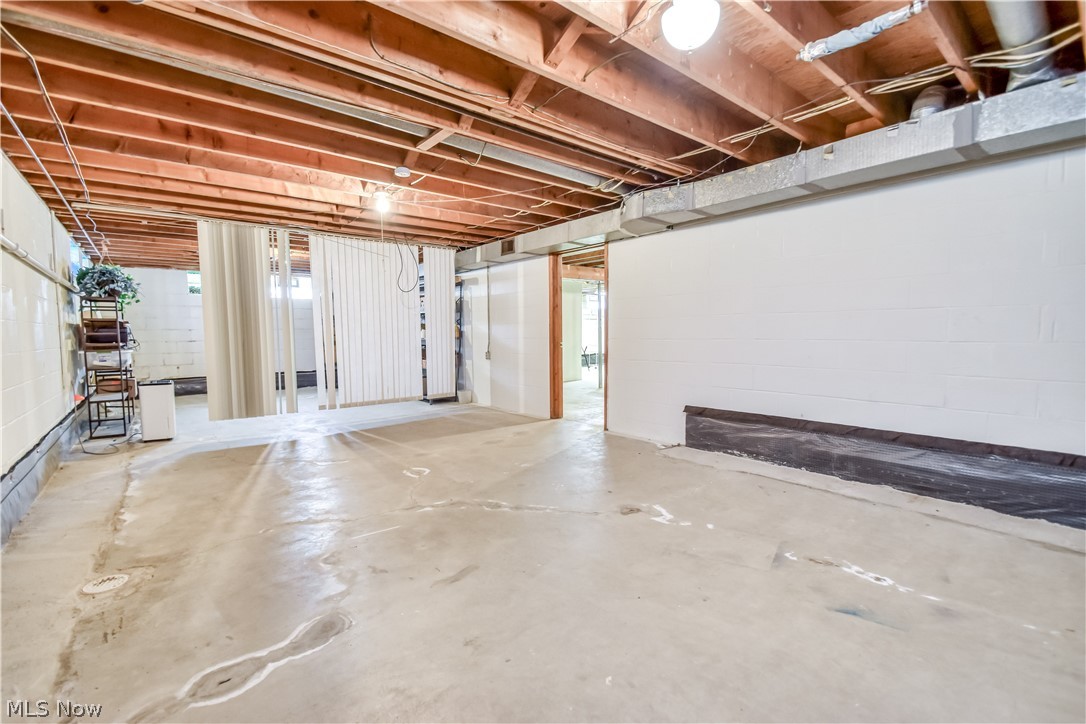 956 Mill Street Conneaut OH 44030