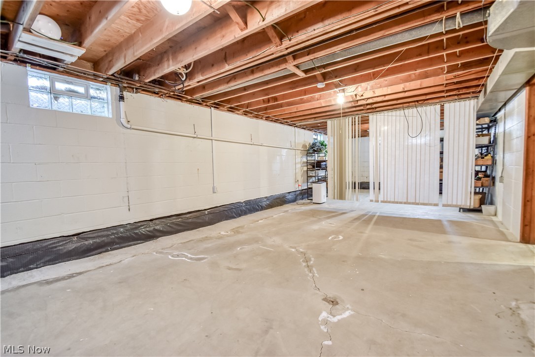 956 Mill Street Conneaut OH 44030