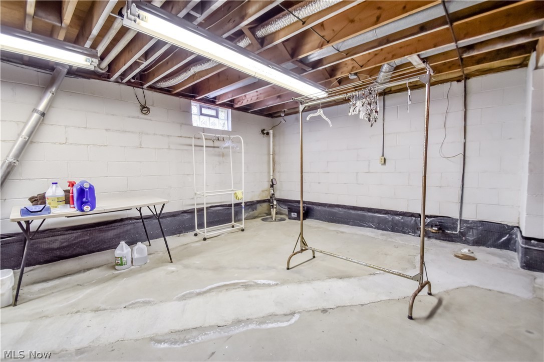 956 Mill Street Conneaut OH 44030