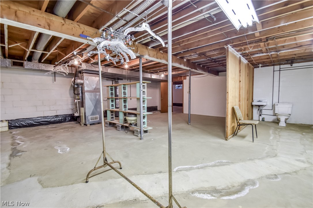956 Mill Street Conneaut OH 44030