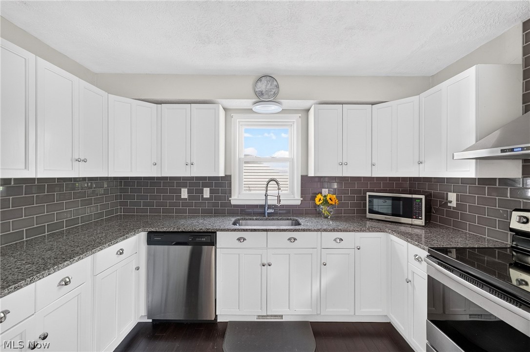 27834 Rexford Road Bay Village OH 44140