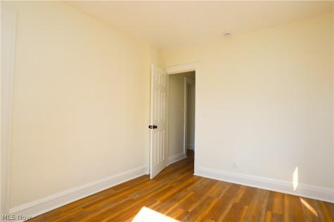 8216 Vineyard Avenue Cleveland OH 44105