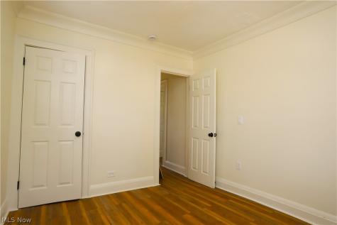 8216 Vineyard Avenue Cleveland OH 44105