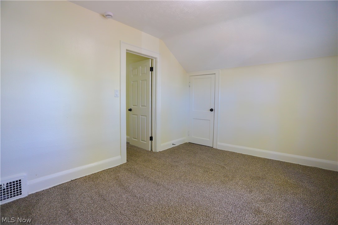 8216 Vineyard Avenue Cleveland OH 44105
