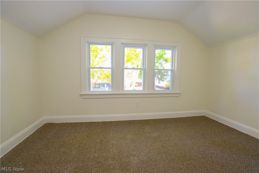 8216 Vineyard Avenue Cleveland OH 44105