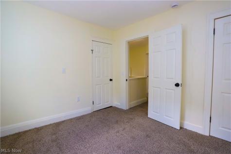 8216 Vineyard Avenue Cleveland OH 44105
