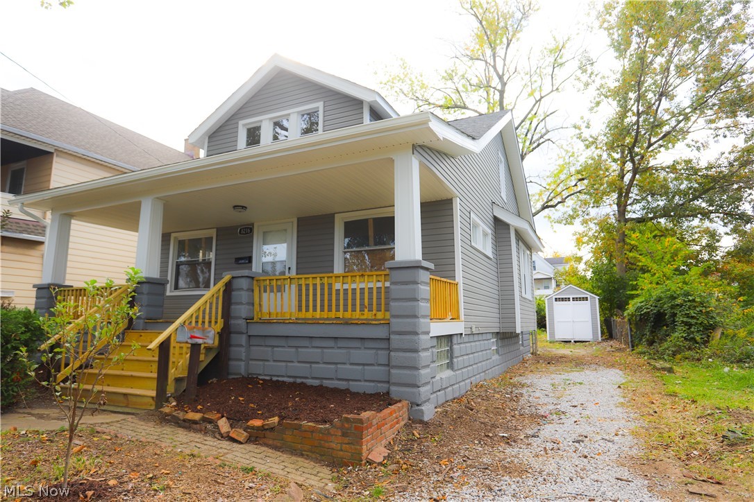 8216 Vineyard Avenue Cleveland OH 44105