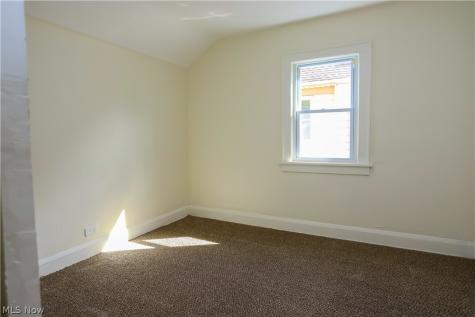 8216 Vineyard Avenue Cleveland OH 44105