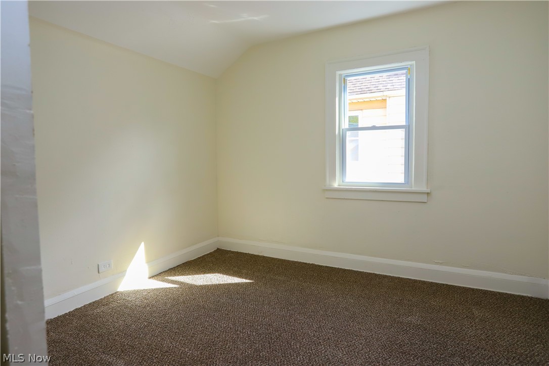 8216 Vineyard Avenue Cleveland OH 44105