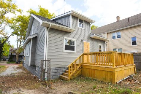8216 Vineyard Avenue Cleveland OH 44105