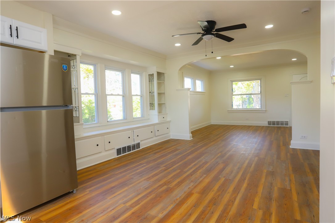 8216 Vineyard Avenue Cleveland OH 44105