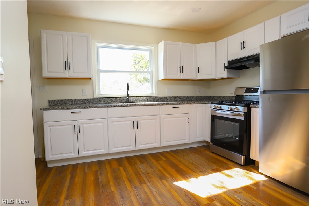8216 Vineyard Avenue Cleveland OH 44105