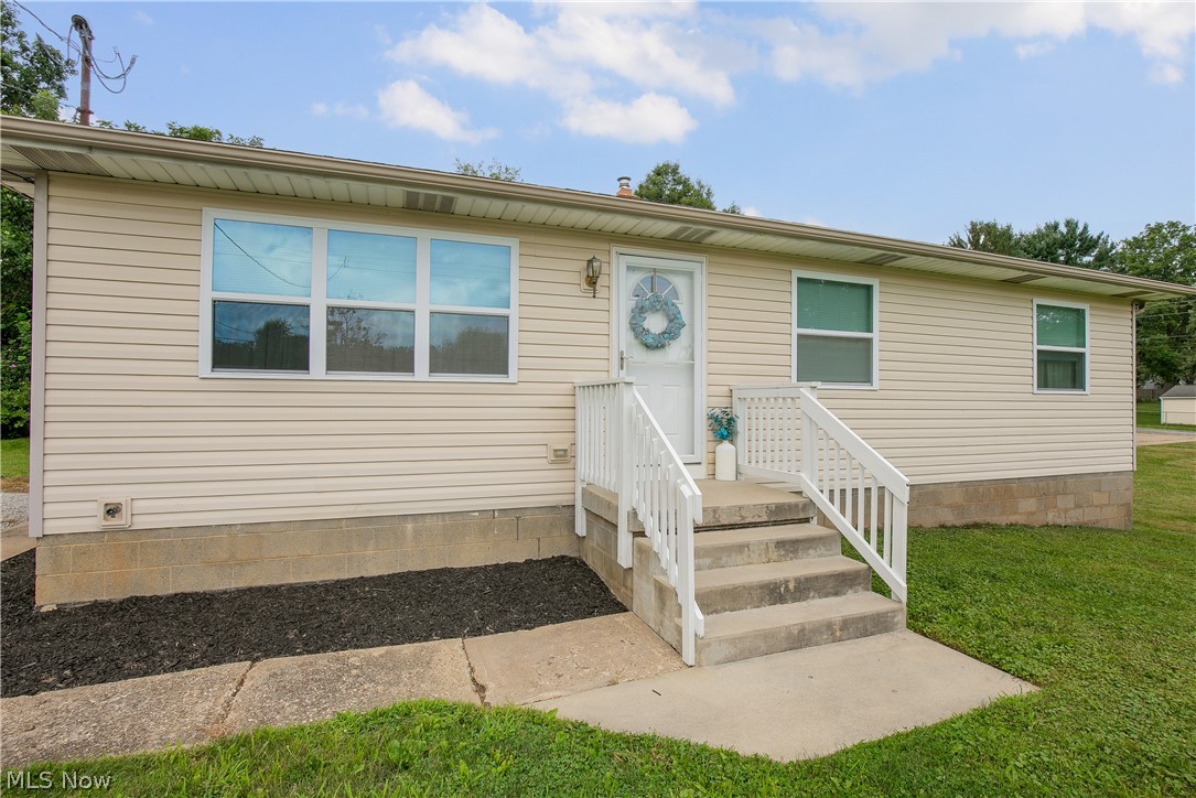 472 Columbine Avenue Akron OH 44312