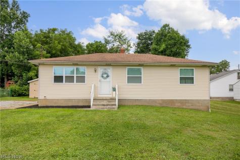 472 Columbine Avenue Akron OH 44312