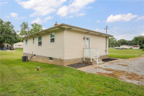 472 Columbine Avenue Akron OH 44312