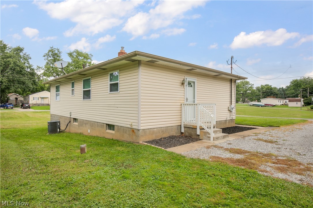 472 Columbine Avenue Akron OH 44312