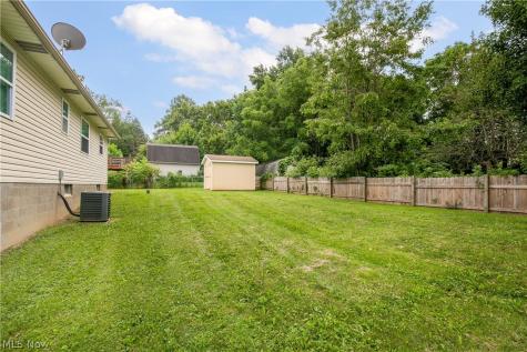 472 Columbine Avenue Akron OH 44312