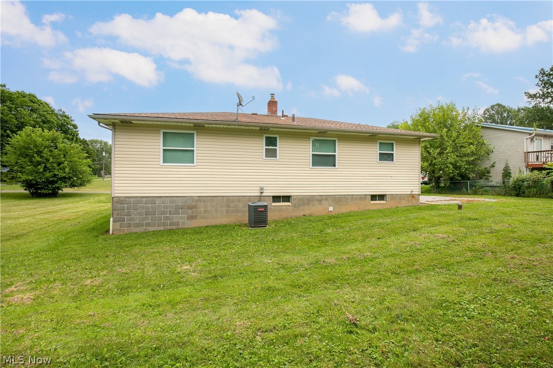 472 Columbine Avenue Akron OH 44312