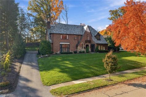 932 Genesee Road Akron OH 44303