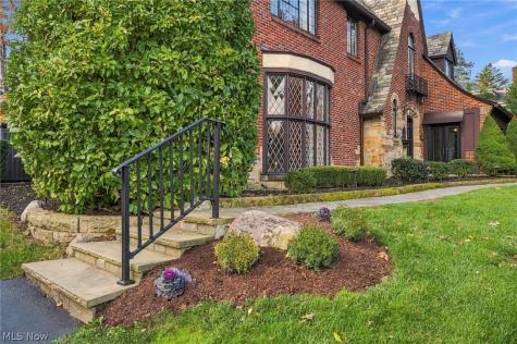 932 Genesee Road Akron OH 44303