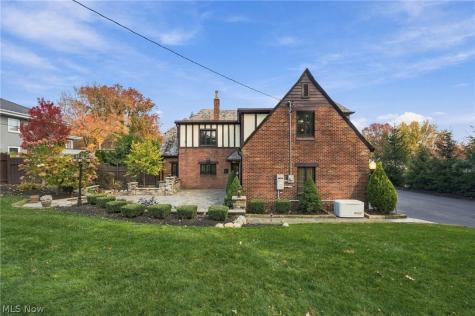 932 Genesee Road Akron OH 44303