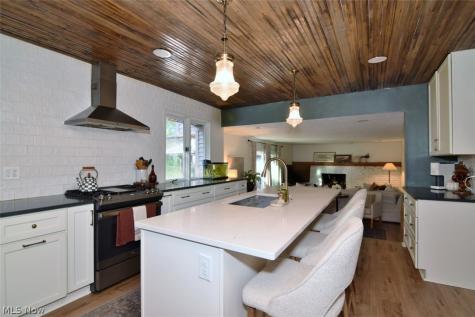 25436 Halburton Road Beachwood OH 44122