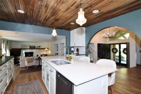 25436 Halburton Road Beachwood OH 44122
