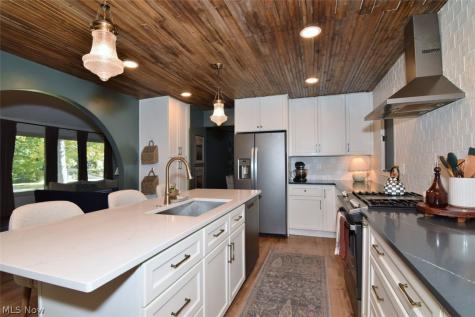 25436 Halburton Road Beachwood OH 44122