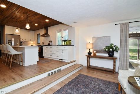 25436 Halburton Road Beachwood OH 44122